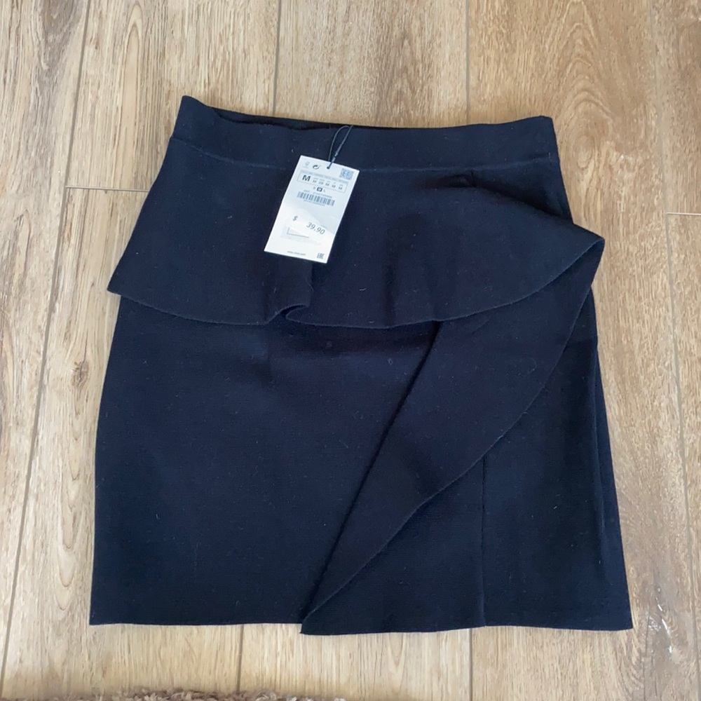 Zara size medium women’s skirt new with tags